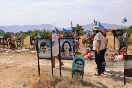 Beynəlxalq səyyahlar Ağdamda Şəhidlər xiyabanını ziyarət ediblər