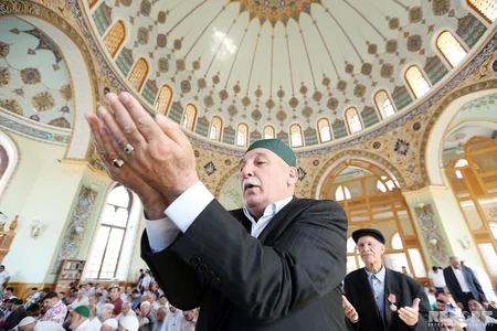 Праздничный намаз в мечети Тезепир - ВИДЕОРЕПОРТАЖ