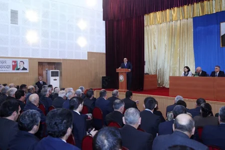 Səlim Müslümov Ağsu rayon ictimaiyyətinin nümayəndələri ilə görüşüb