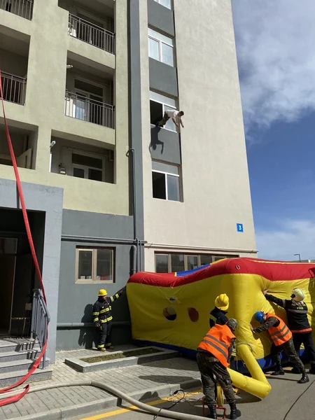 Dövlət Yanğından Mühafizə Xidməti Yasamal yaşayış kompleksində təlim keçirib 
