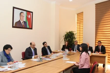 Əbülfəs Qarayev Salyanda vətəndaşları qəbul edib