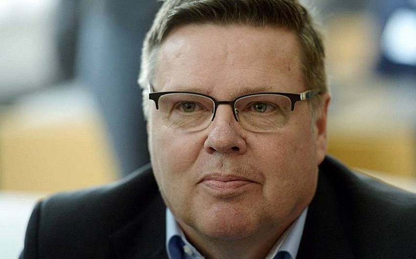 Helsinki polisinin narkotiklə mübarizə üzrə keçmiş şöbə rəisi narkodiler çıxıb