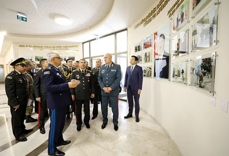 Azerbaijan, Kazakhstan mull prospects for development of military cooperation