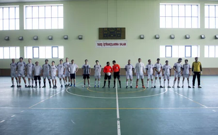 Şahmatçılar futbol oynadı