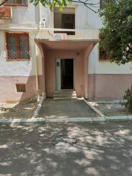 Bakı Şəhər İcra Hakimiyyəti çoxmənzilli yaşayış binalarının girişlərinin təmirinə başlayıb