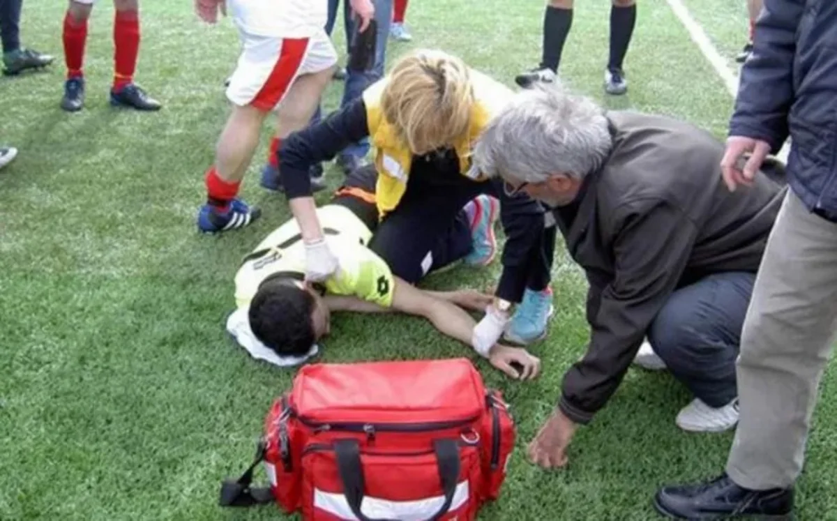 Rusiyada futbol hakimi oyun zamanı vəfat edib