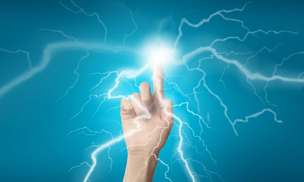 Masallıda 27 yaşlı qızı elektrik cərəyanı vurub