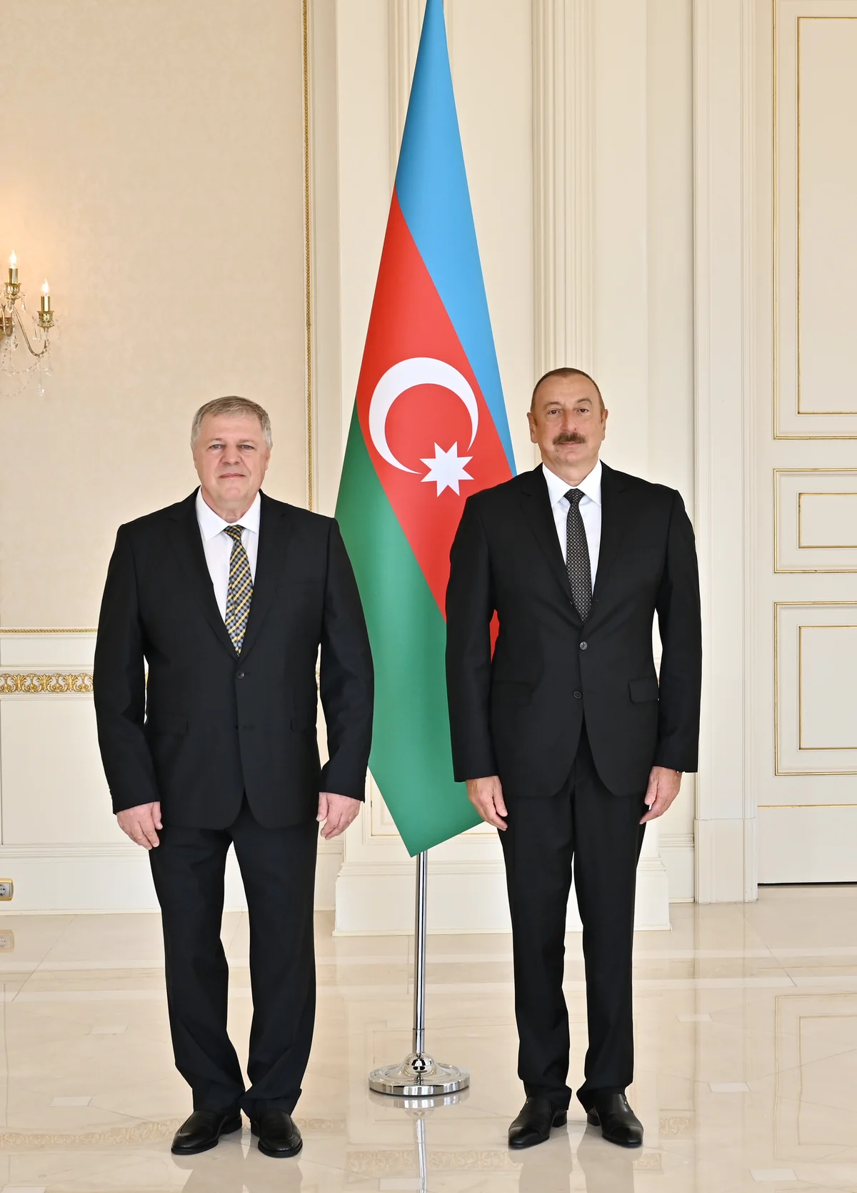 Azerbaijani President receives credentials of new ambassador of Slovakia
