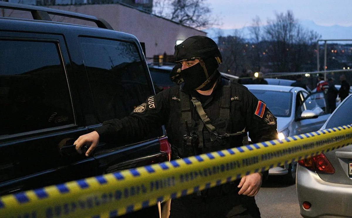 Ermənistanda doqquz polis əməkdaşı saxlanılıb