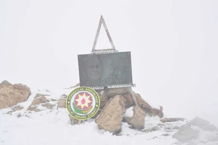 Sərhədçilər ”Heydər Əliyev zirvəsi”nə yürüş ediblər