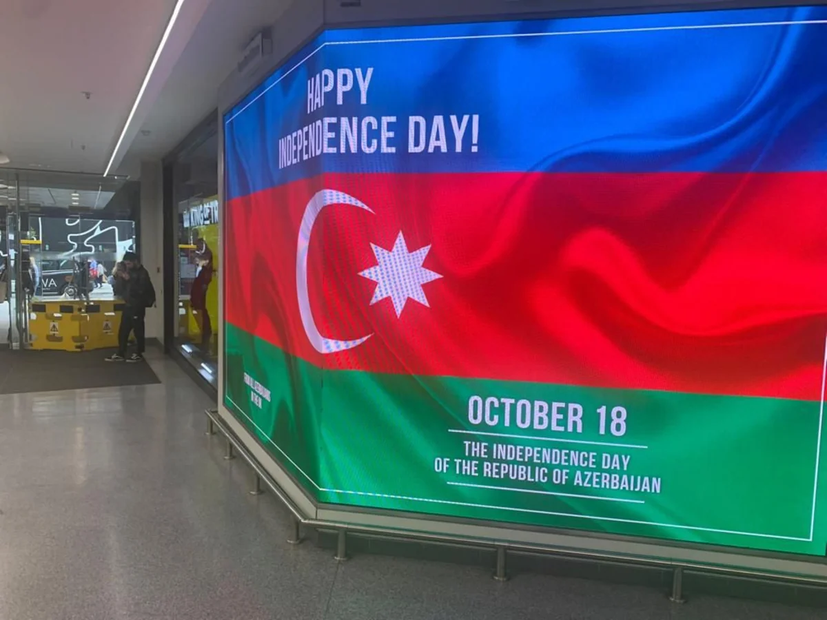 Londonda bilbordlarda Azərbaycanla bağlı məlumat yerləşdirilib
