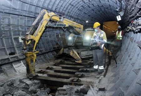 Bakı metrosunun tunellərində dəmir-beton bloklar ağac şpalları əvəz edəcək