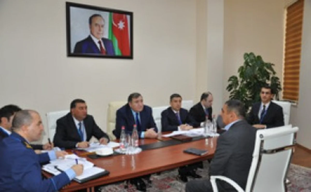 Vergilər naziri Siyəzəndə vətəndaşların problemləri ilə maraqlanıb