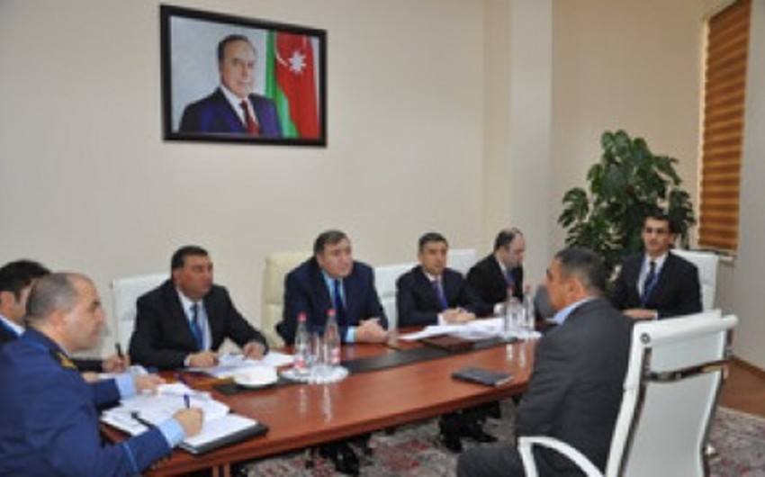 Vergilər naziri Siyəzəndə vətəndaşların problemləri ilə maraqlanıb