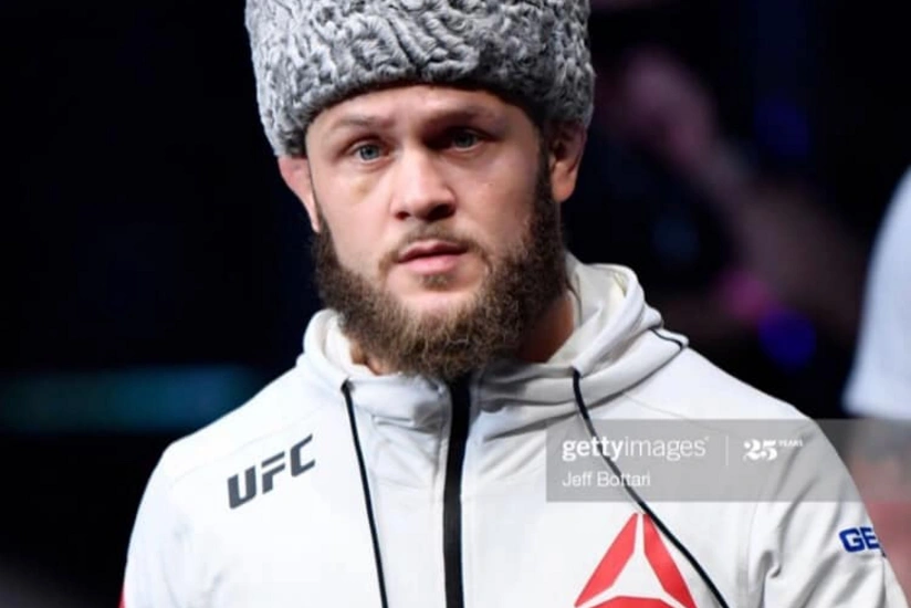 Азербайджанец одержал победу в UFC