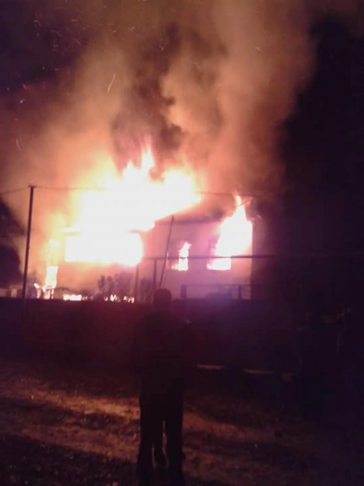 ​Qusarda təmir sexində yanğın baş verib - FOTO