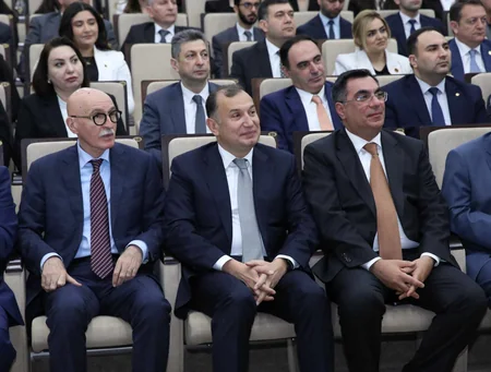 Heydər Əliyevin anadan olmasının 102-ci ildönümünə dair tədbirdə 308 tələbəyə “Adlı təqaüd” verilib