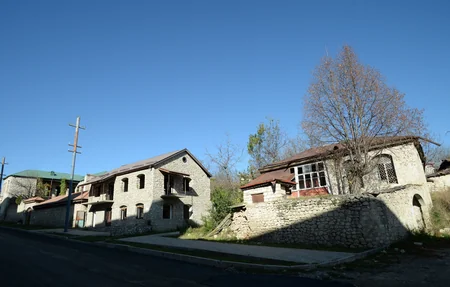 President Ilham Aliyev examines projects of restoration and reconstruction of some buildings on Panah Ali Khan Street