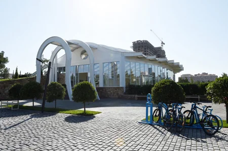 Azərbaycan Prezidenti Xətai rayonunda yeni yaradılan park kompleksinin açılışında iştirak edib