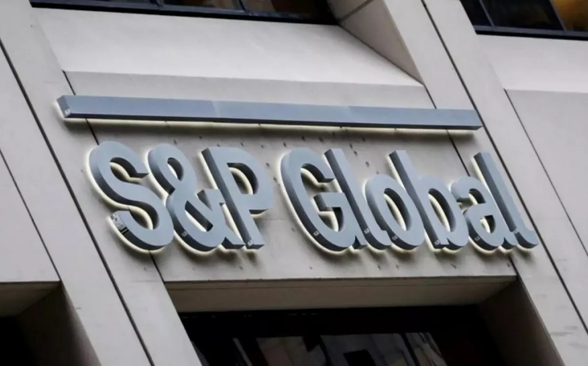 S&P: Macro mood improves after Davos, but inflation & rate hike risks remain