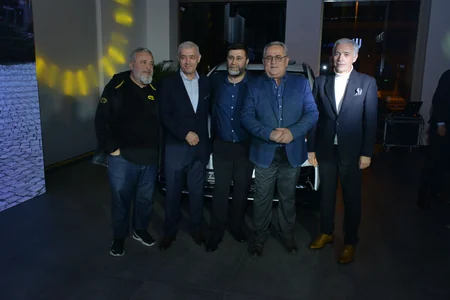 ONVOLT elektromobil satış-sərgi salonunu və SKYWELL ET5 modelini təqdim edib