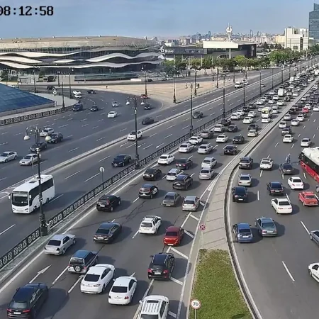 Bakıda nəqliyyatın sıxlığının müşahidə olunduğu yollar açıqlanıb