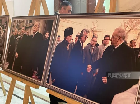 Gürcüstanda Heydər Əliyevin 100 illik yubileyinə həsr olunmuş fotosərgi açılıb