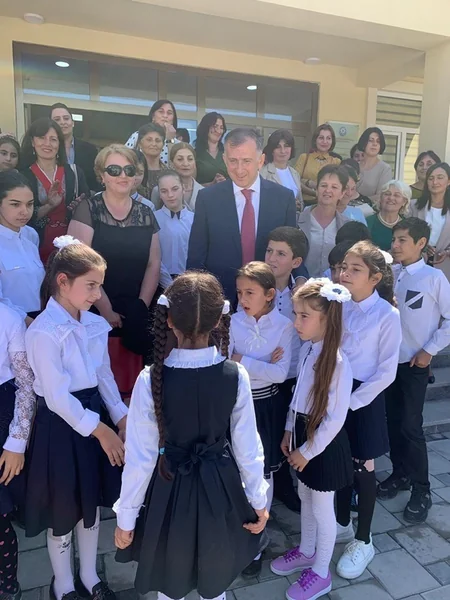 Azərbaycanda gürcüdilli məktəb üçün yeni bina istifadəyə verilib