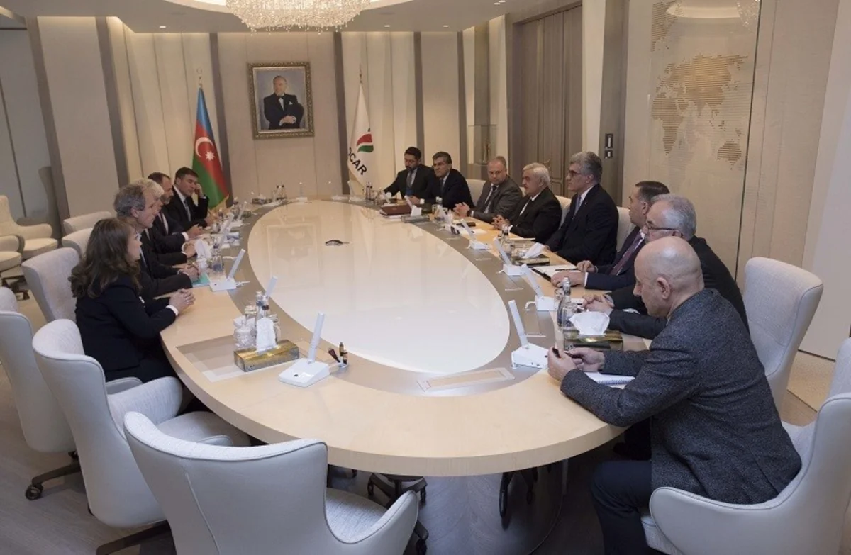 SOCAR prezidenti TOTAL-ın hasilat üzrə prezidentini qəbul edib