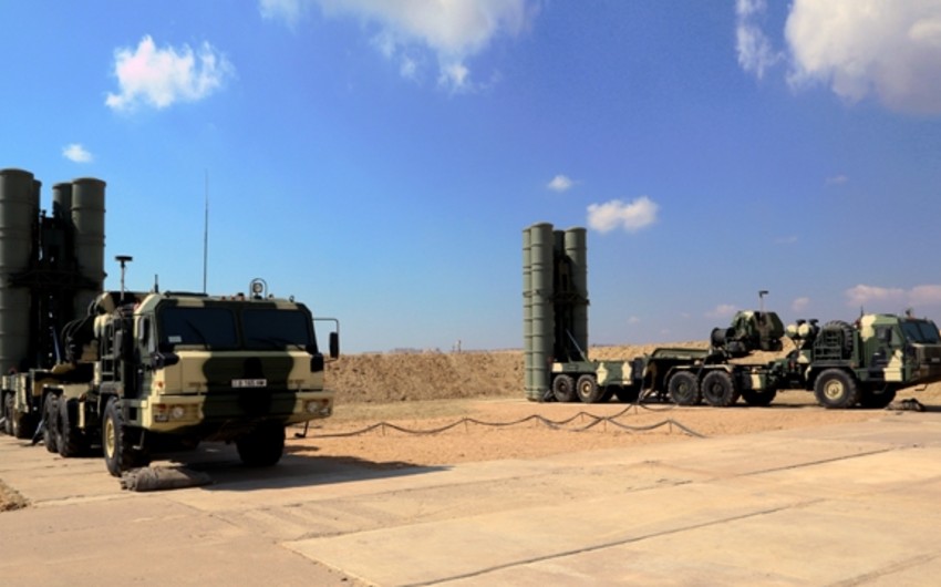 Azərbaycan hərbçiləri S-300 PMU zenit raket kompleksləri ilə təlim keçir - VİDEO