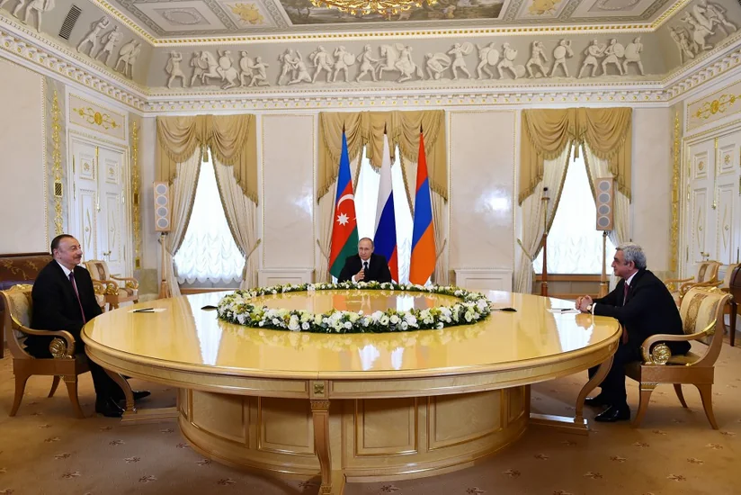 Путин проводит встречу с лидерами Армении и Азербайджана по Карабаху - ФОТО