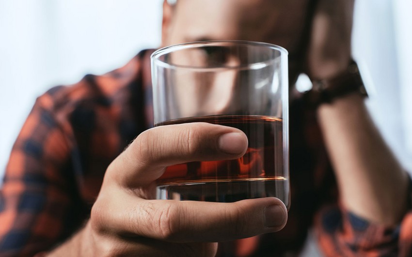 Scientists reveal simple way to reduce cravings for alcohol