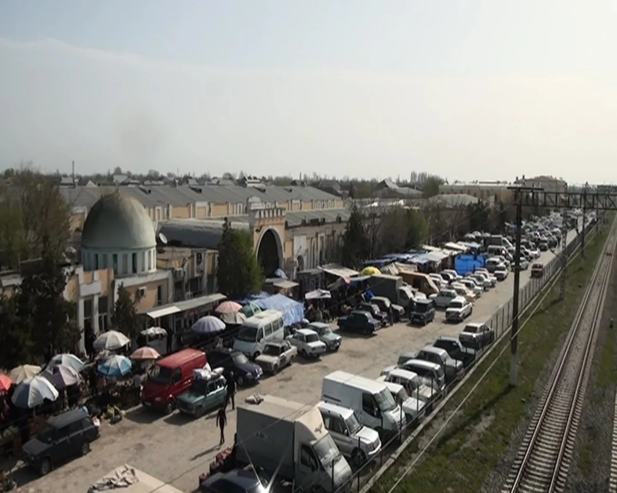 Kürdəmir bazarına girişlərdən biri bağlanıb, ərazidə uzun tıxaclar yaranır - REPORTAJ
