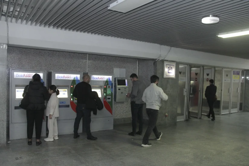 “Koroğlu” metrostansiyasının keçidlərində yükləmə terminalları quraşdırılıb