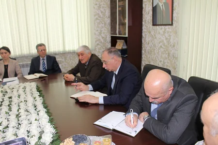 Almaniyalı professor ADNSU-da olub