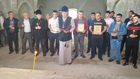Hadrutdakı İoan məbədində ermənilərin dağıdıb gizlətdiyi qədim qəbir daşları aşkarlanıb