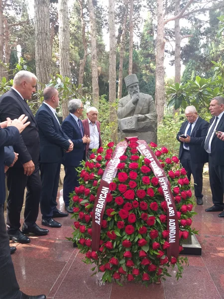 Group of 8th Congress of Journalists participants visit graves of Heydar Aliyev and Hasan Bey Zardabi
