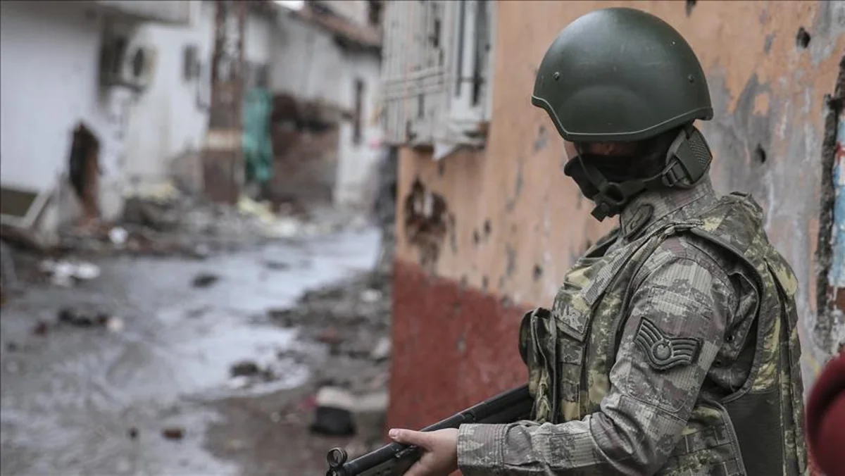 Türkiyədə PKK terrorçularının törətdiyi partlayış nəticəsində 1 əsgər şəhid olub