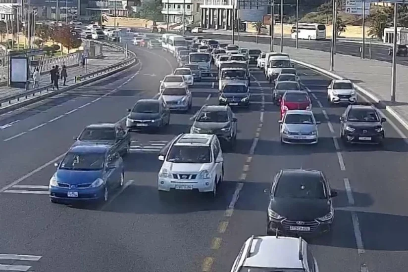 Bakının bir çox yollarında tıxac müşahidə edilir