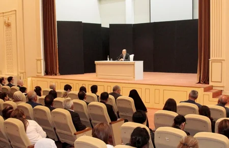 Anar Kərimov Göytəpədə milli memarlıq üslubunda tikilmiş pravoslav kilsəsini ziyarət edib