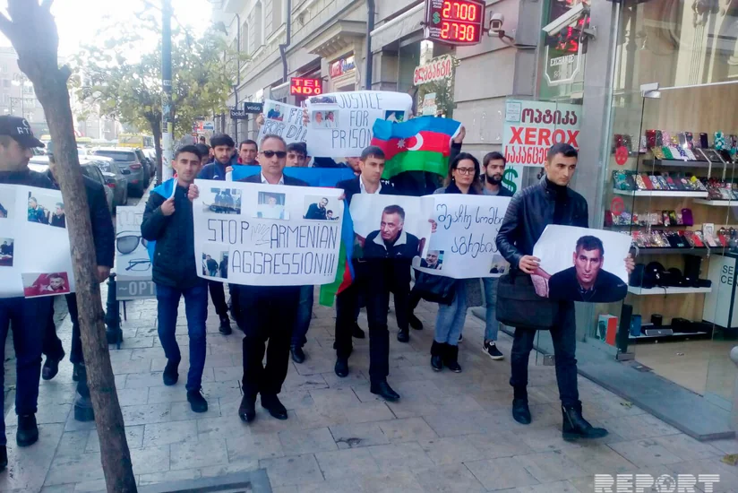 Азербайджанские студенты провели акцию перед посольством Армении в Тбилиси