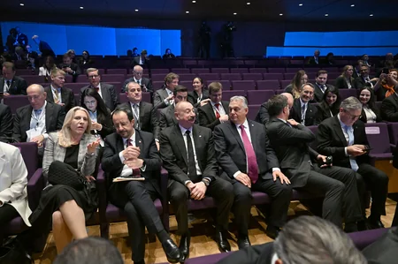 İlham Əliyev Tiranada “Avropa Siyasi Birliyi”nin 6-cı Zirvə toplantısının açılış mərasimində iştirak edib - YENİLƏNİB