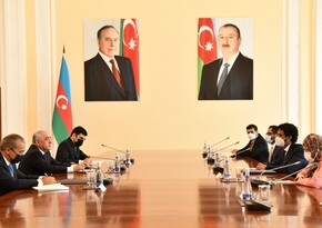 Əli Əsədov BƏƏ-nin iqtisadiyyat naziri ilə görüşüb