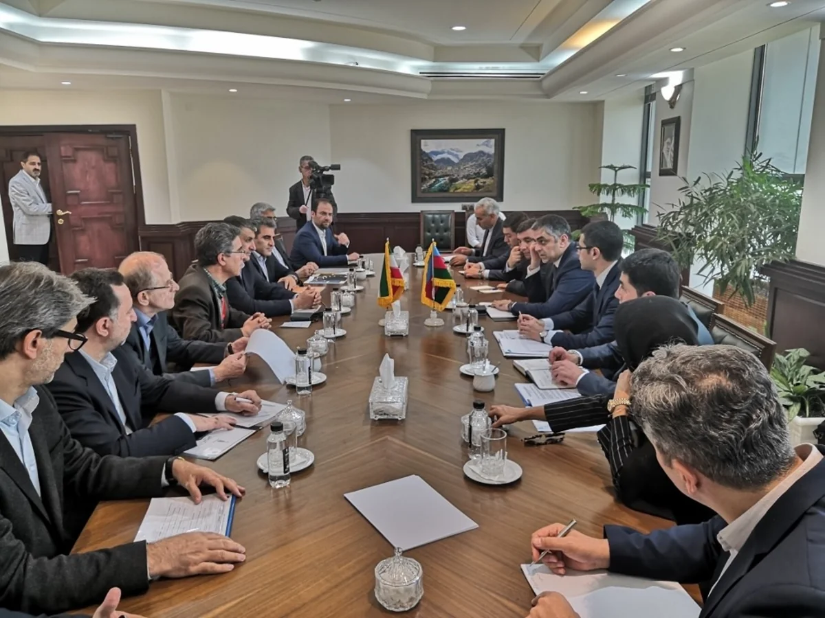 İranla Azərbaycan arasında yüksək keyfiyyətli rabitənin təmin edilməsi müzakirə edilib