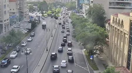 Bakının bir sıra yollarında tıxac yaranıb
