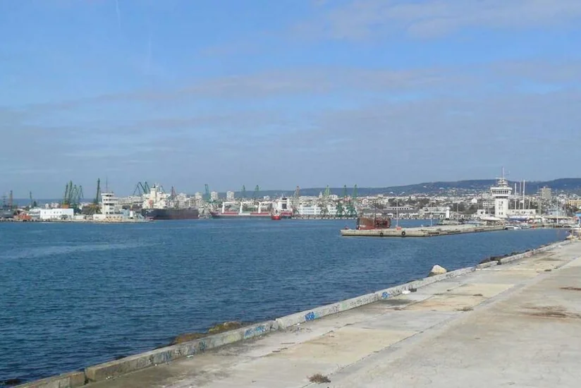Два моряка из России погибли на борту судна под Варной в Болгарии