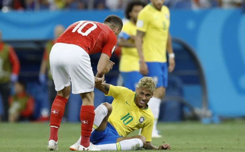 Neymar 1998-ci ildən bəri bir oyunda ən çox qayda pozuntusuna məruz qalan futbolçu olub