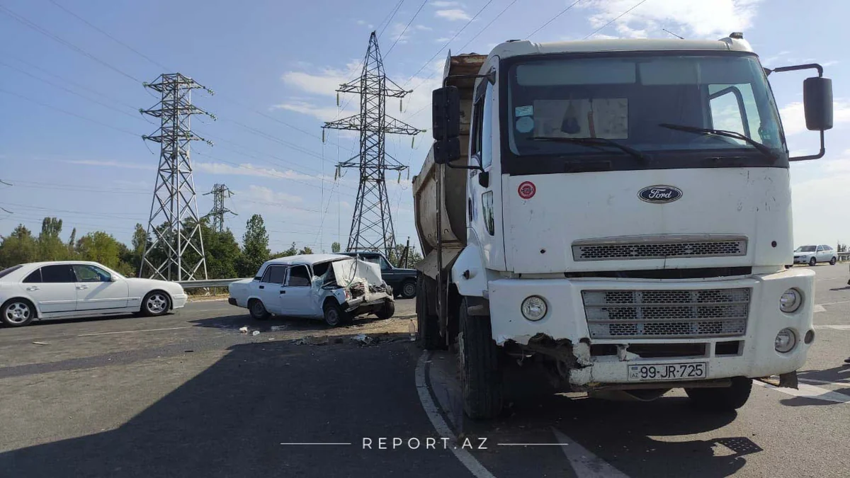 Ağır qəza: kişi öldü, anası və oğlu ağır xəsarət aldı