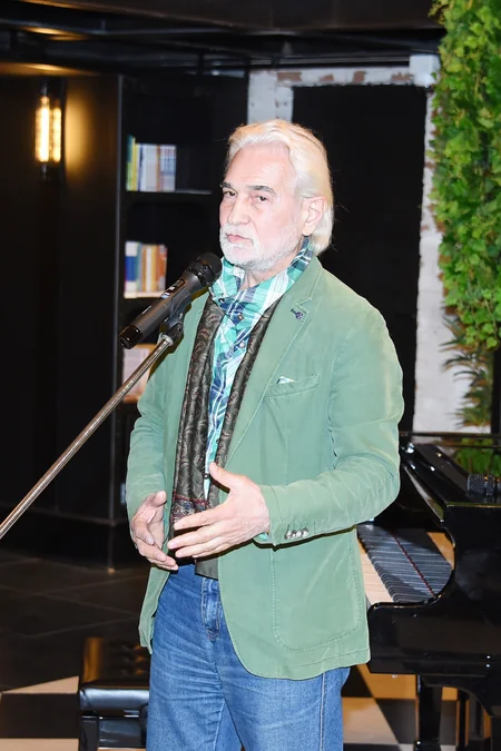 Bakı Kitab Mərkəzində “Yolum keçir Qarabağdan” adlı rəsm sərgisi açılıb