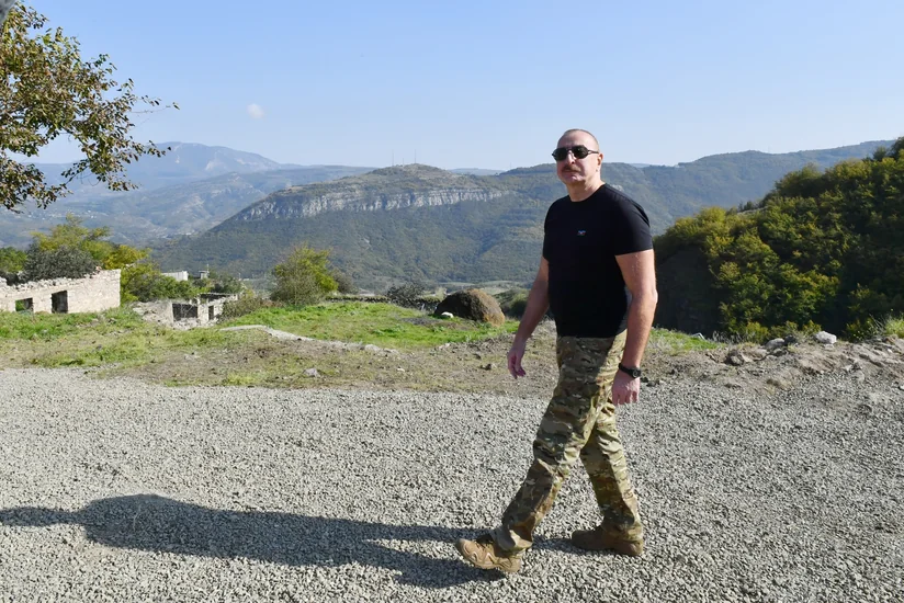 Azərbaycan Prezidenti: Özünü “prezident” adlandıran 3 təlxək bu gün öz layiqli cəzasını gözləyir